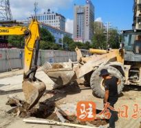 大吊日大逼高温下的坚守｜道路建设者用汗水铺就畅通路